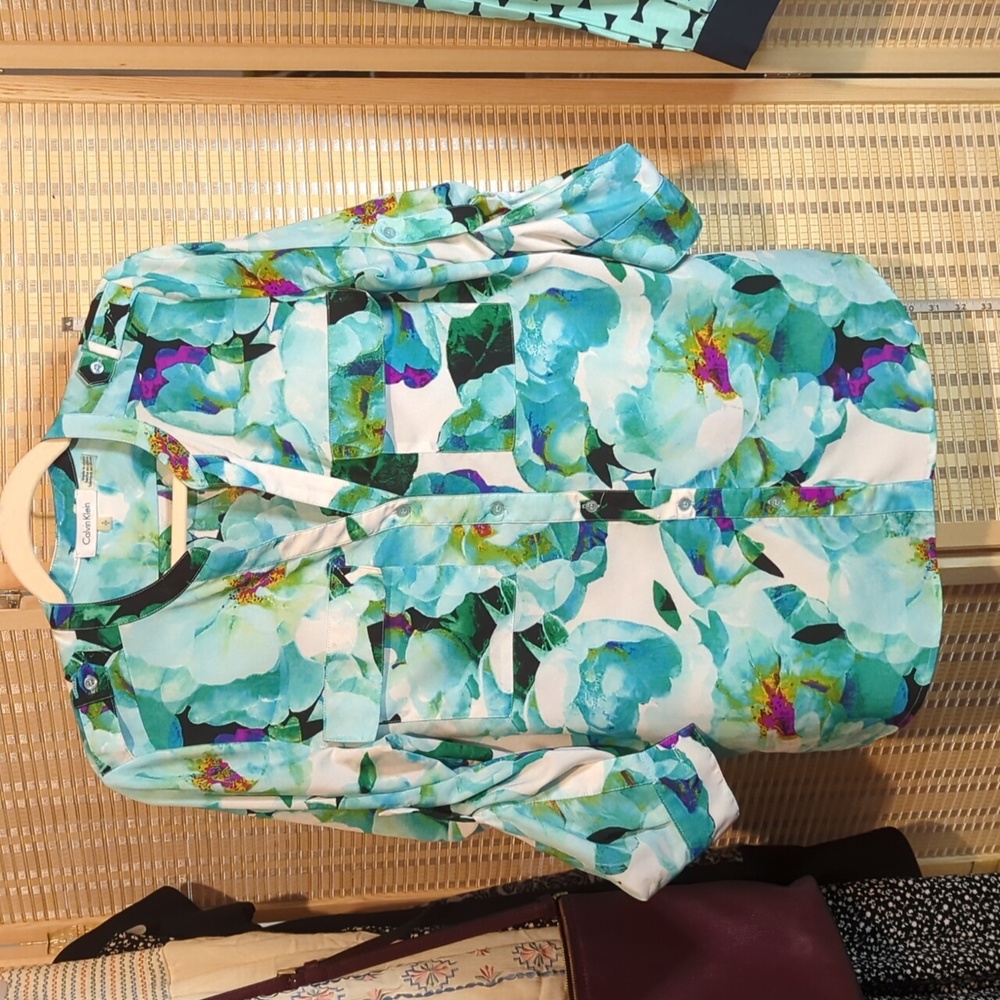 Calvin Klein Teal floral Blouse Sz S Longsleeve top pockets